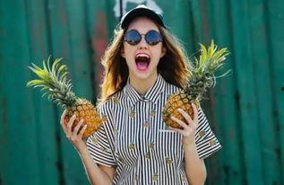 讲解娱乐圈吃瓜的那个美国女博主